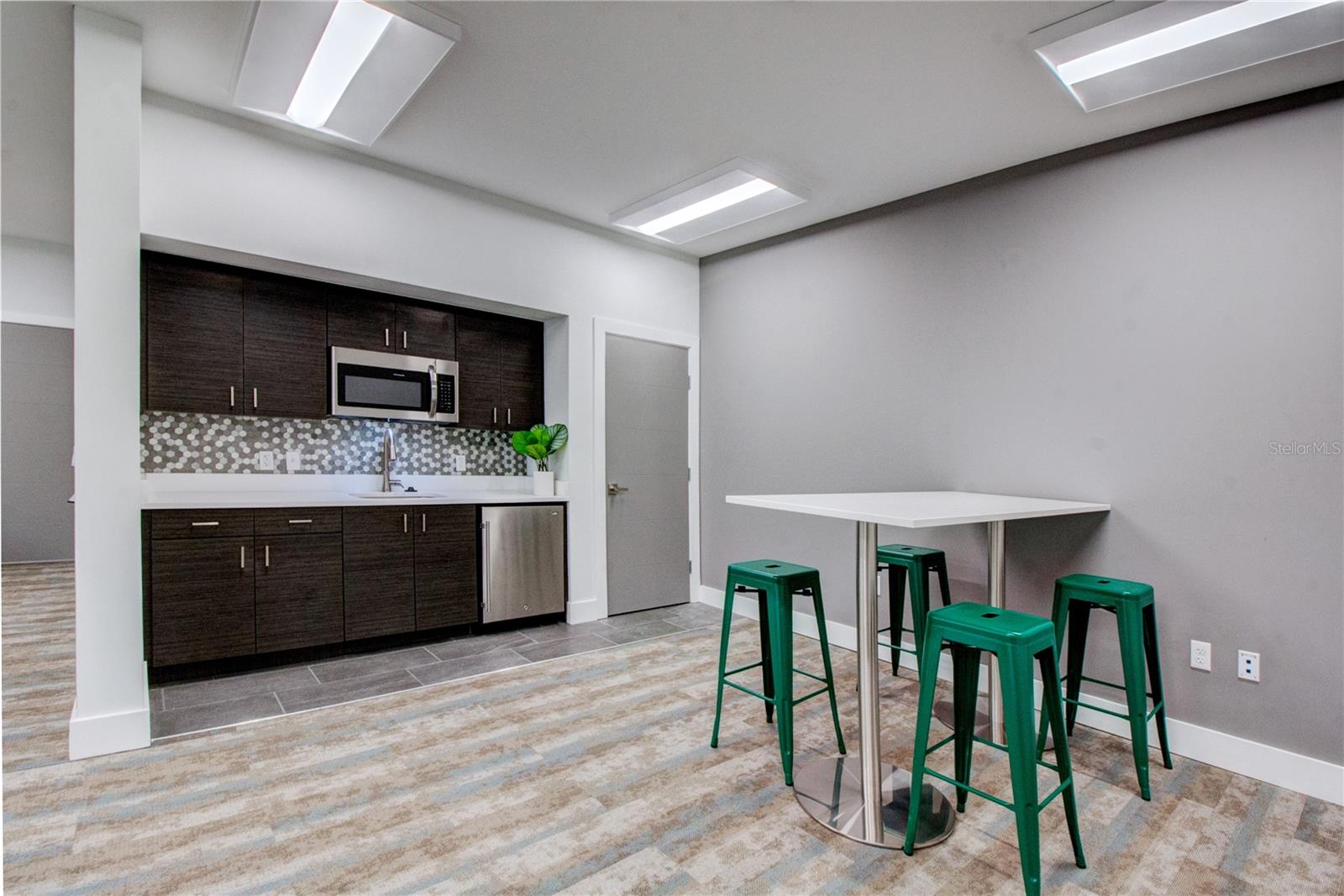 Image 7 of 7 For 225 7th Terrace 20