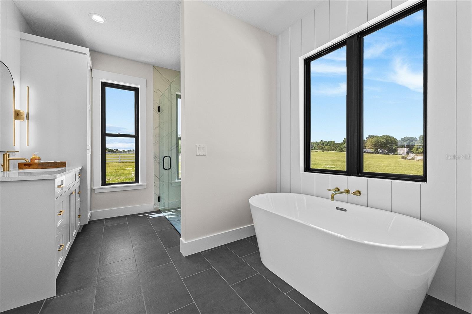 Listing photo id 15 for 389 Mossy Oak Way