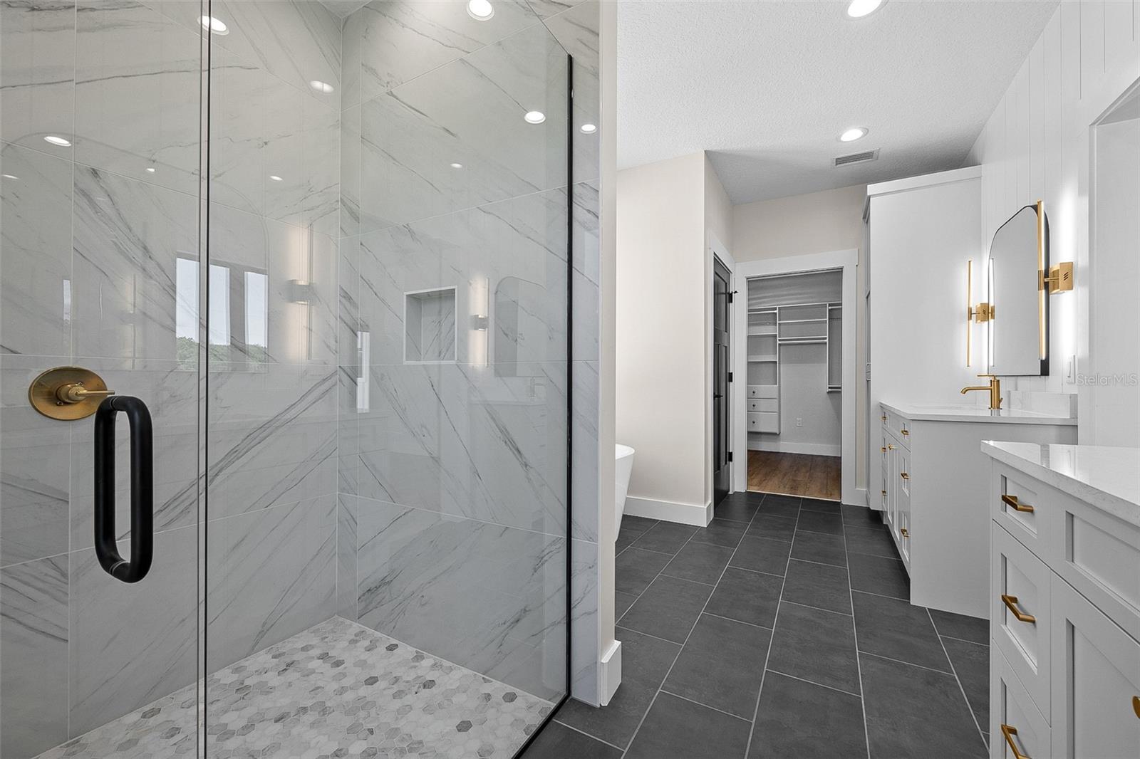 Listing photo id 16 for 389 Mossy Oak Way