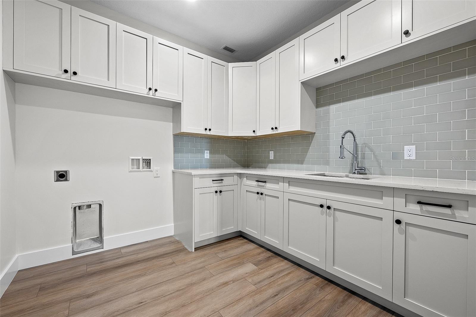 Listing photo id 28 for 389 Mossy Oak Way