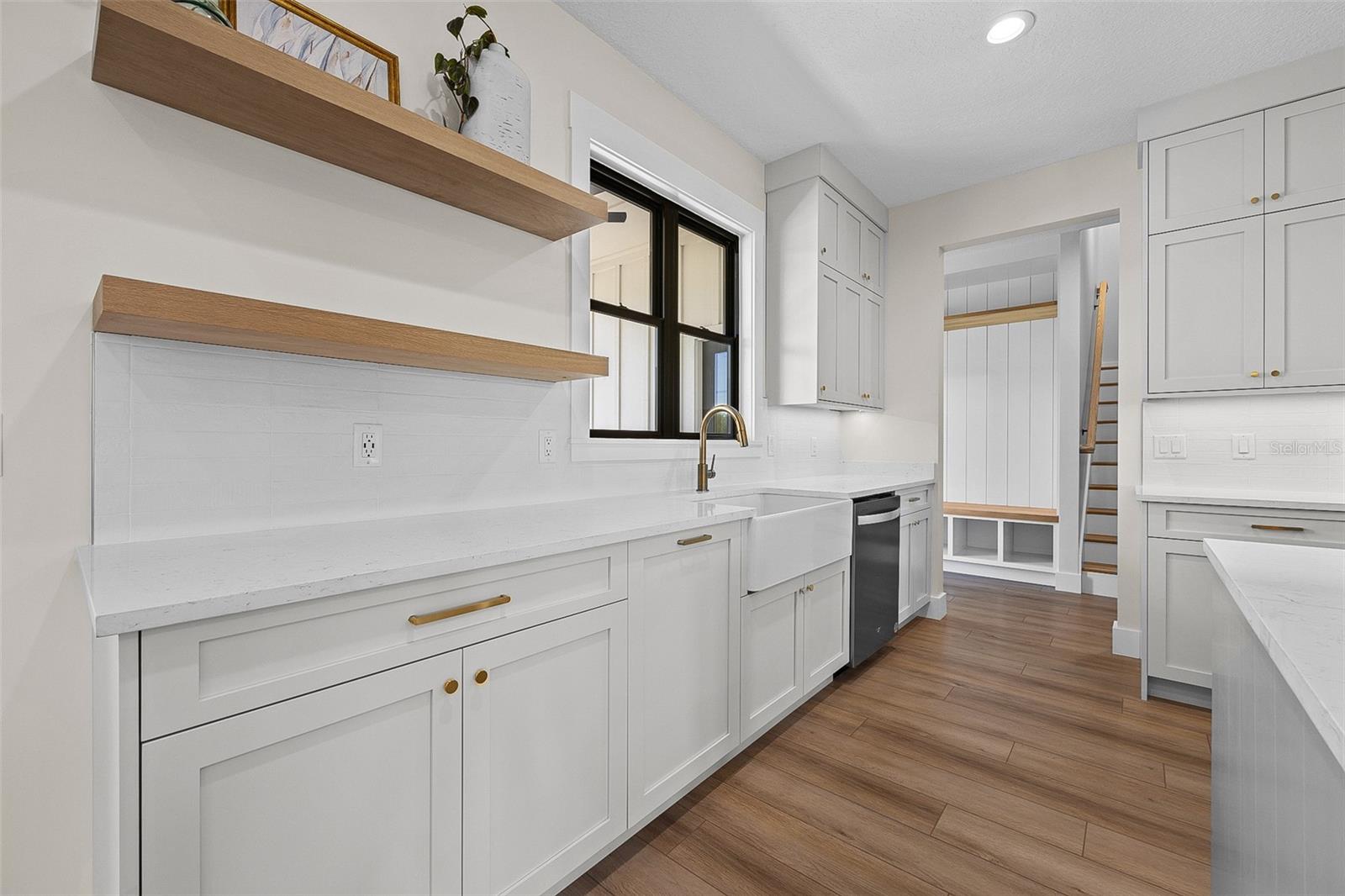 Listing photo id 7 for 389 Mossy Oak Way