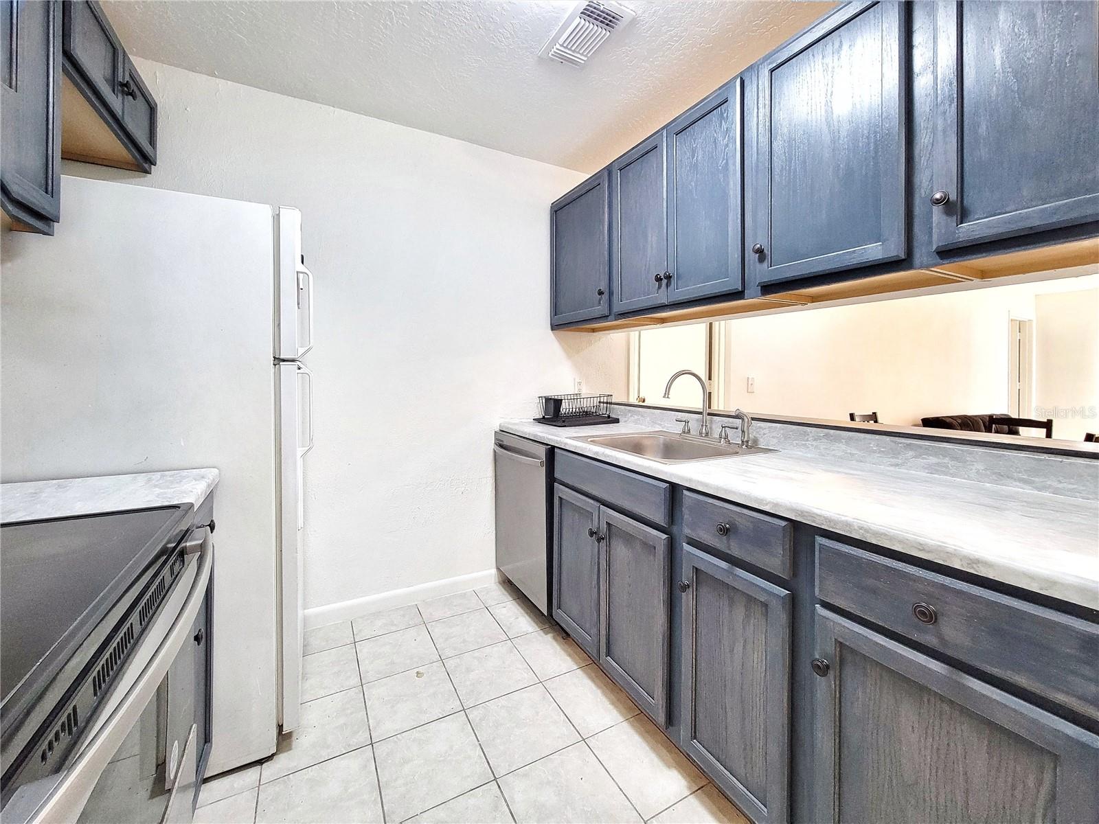 Image 10 of 37 For 3800 20th Avenue 101