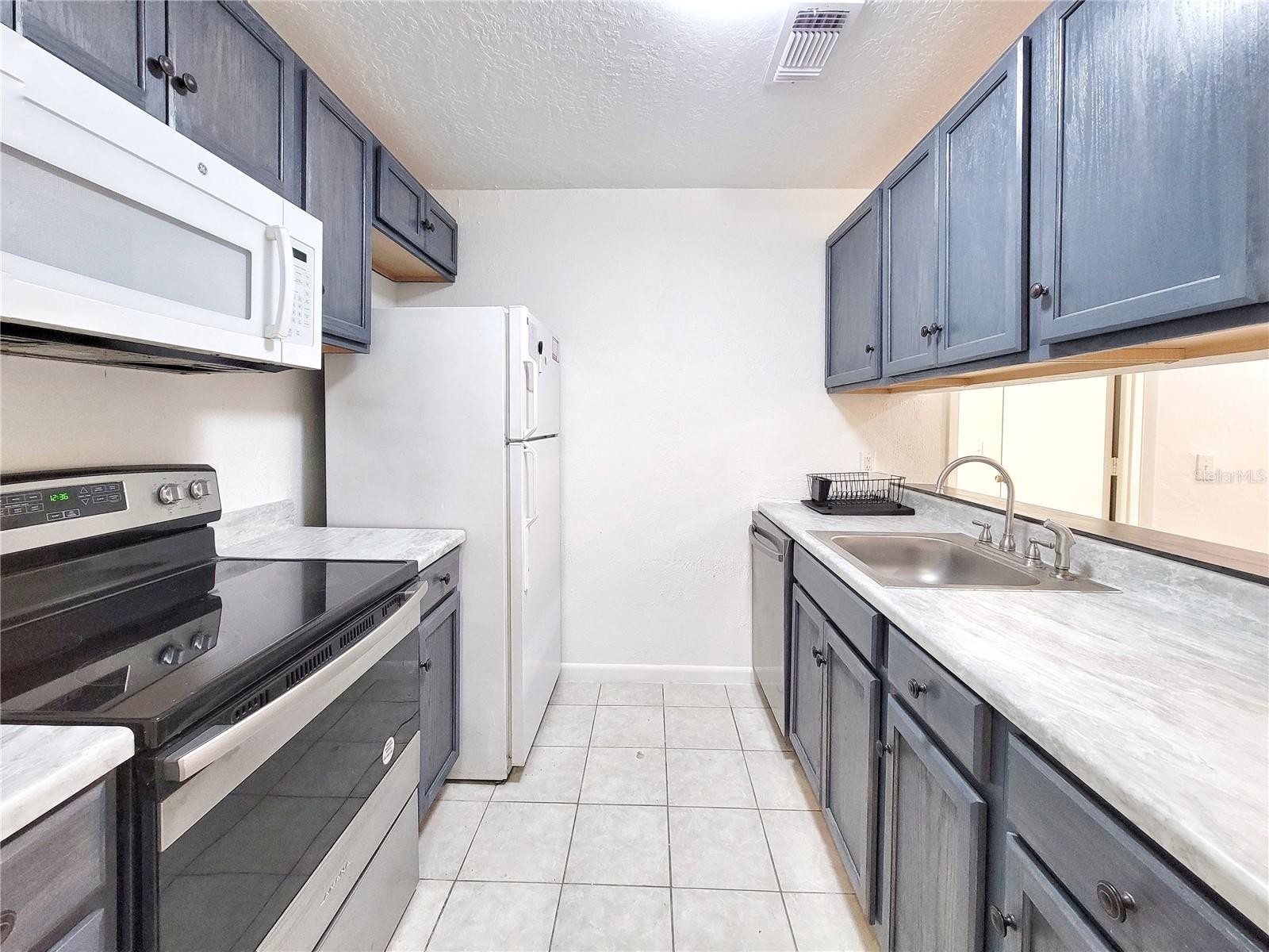 Image 11 of 37 For 3800 20th Avenue 101