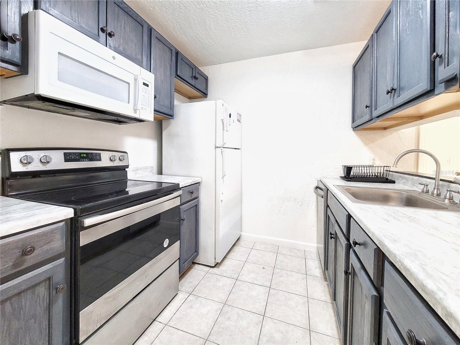 Image 9 of 37 For 3800 20th Avenue 101