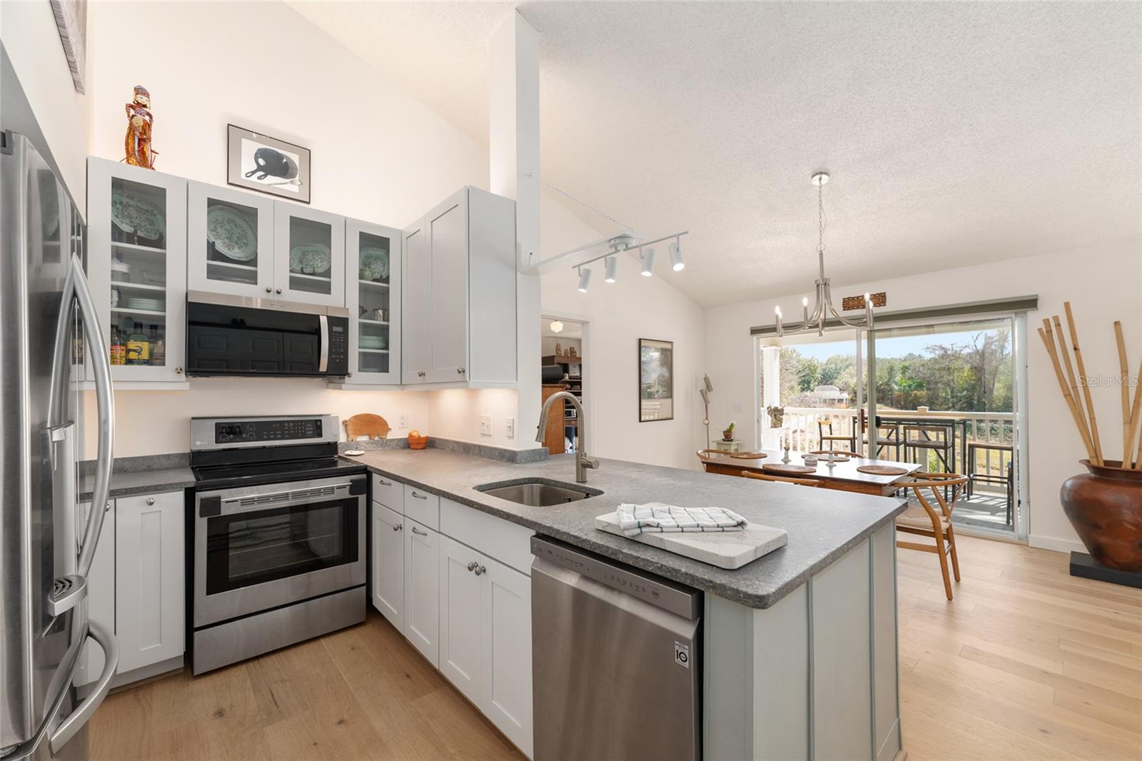 Image 15 of 59 For 10000 52nd Avenue C13