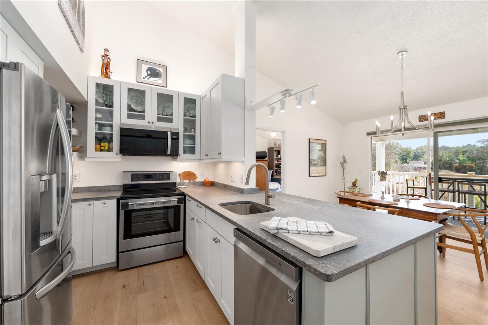 Image 19 of 59 For 10000 52nd Avenue C13