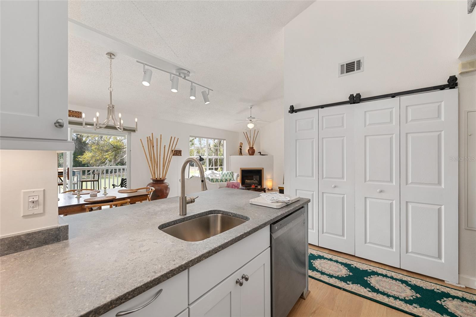 Image 22 of 59 For 10000 52nd Avenue C13