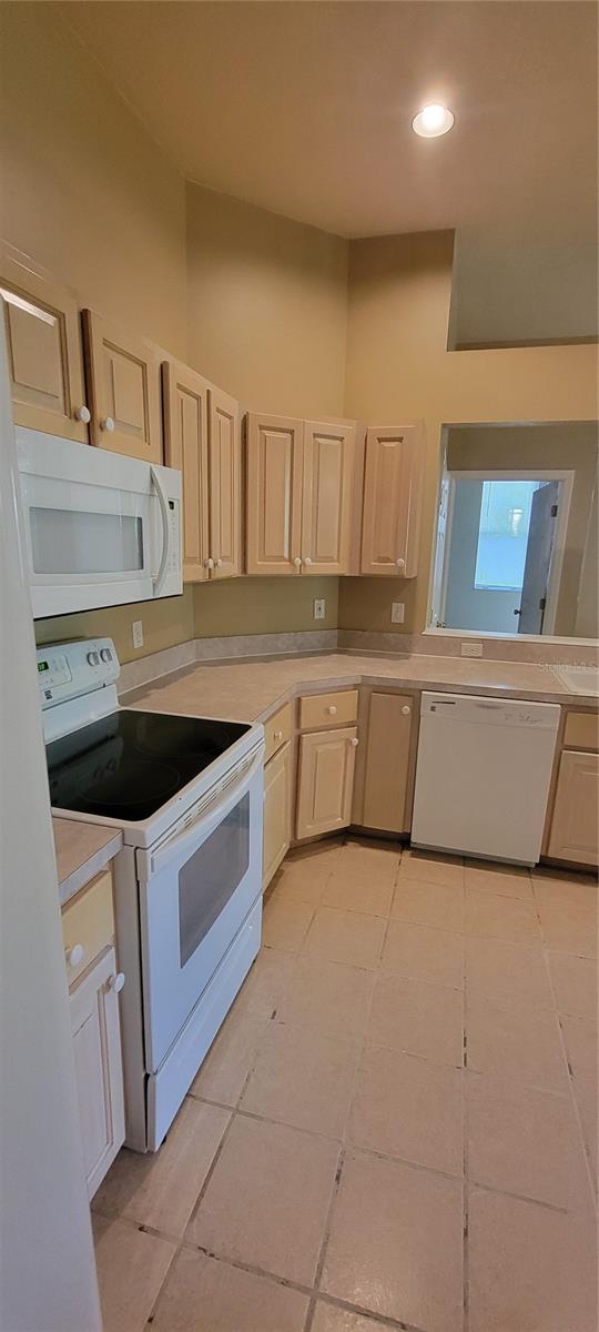 Image 13 of 39 For 10050 52nd Road