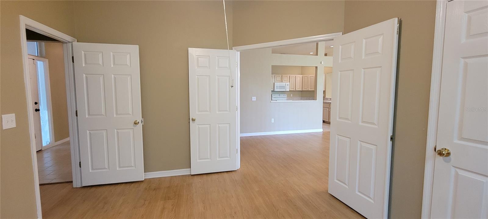 Image 16 of 39 For 10050 52nd Road