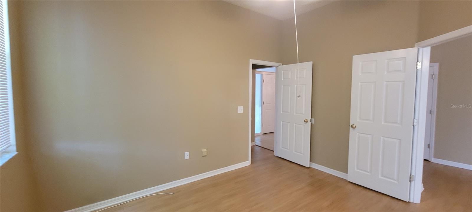 Image 17 of 39 For 10050 52nd Road