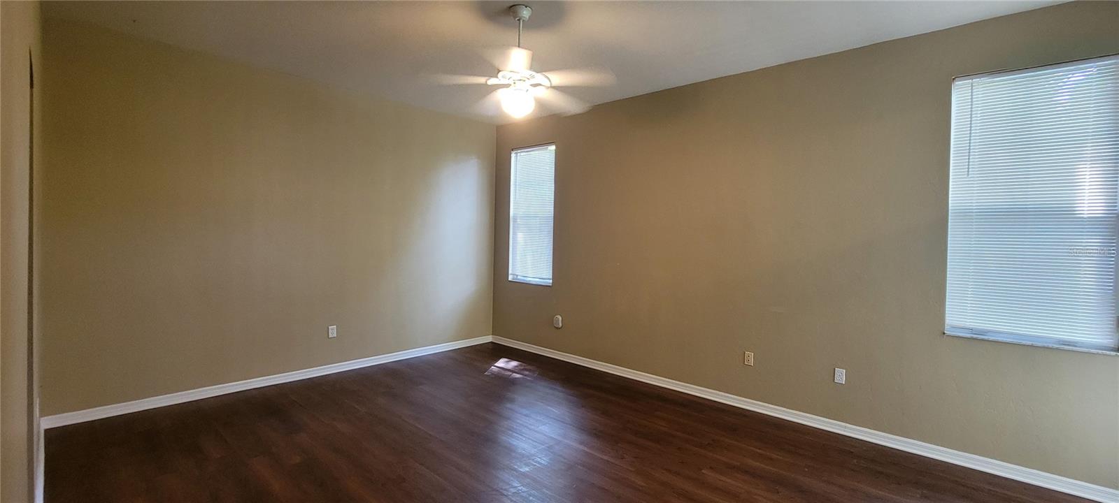 Image 23 of 39 For 10050 52nd Road