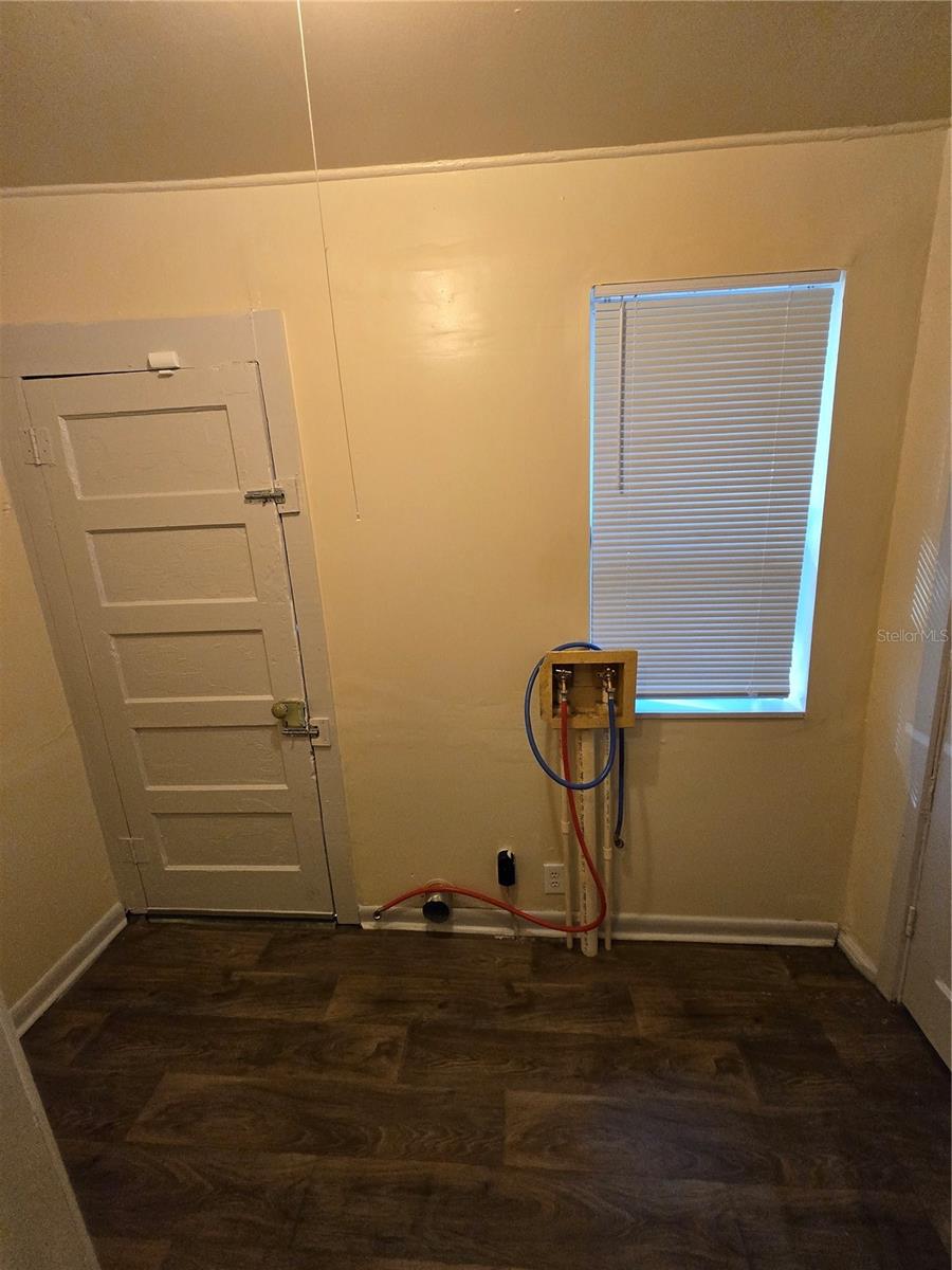 Image 23 of 27 For 107 15th Street