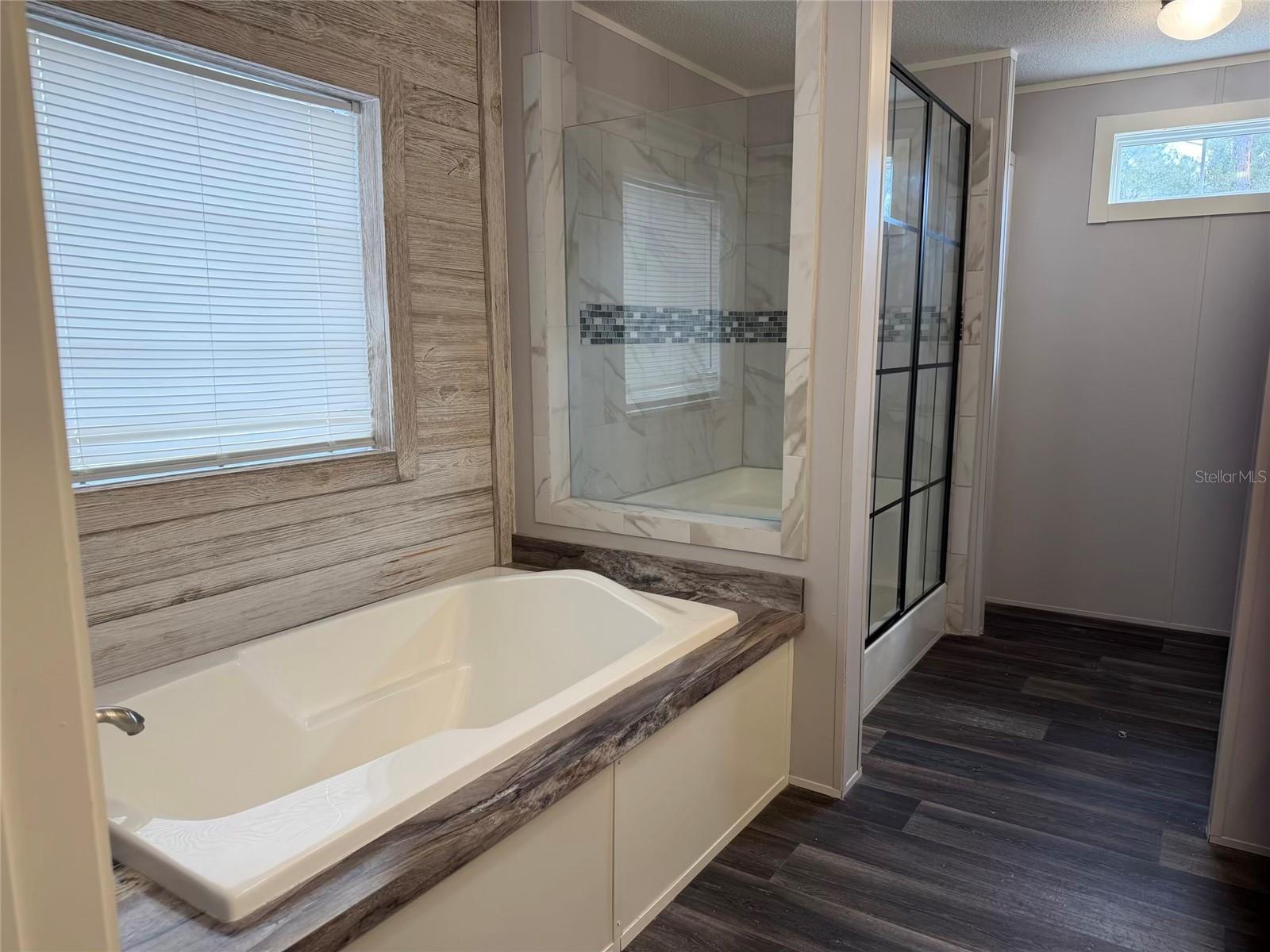 Image 10 of 25 For 13510 Gulf Manor