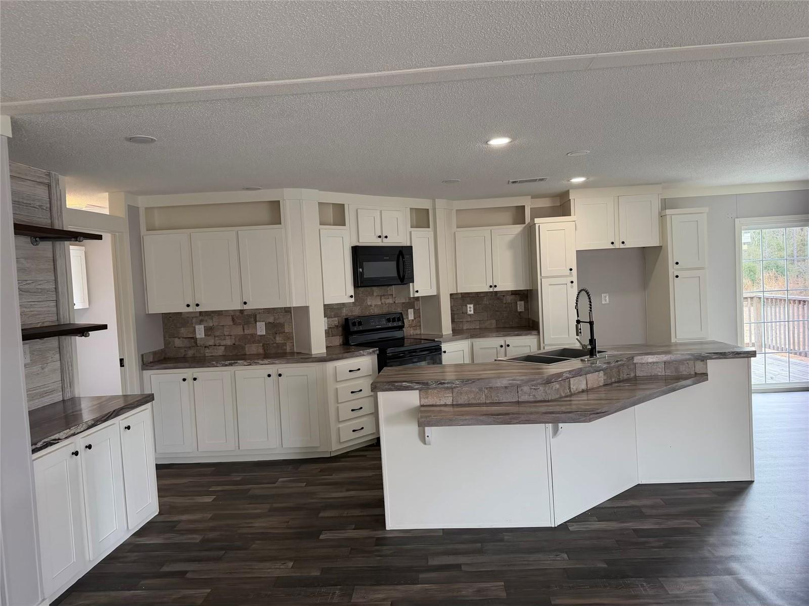 Image 5 of 25 For 13510 Gulf Manor