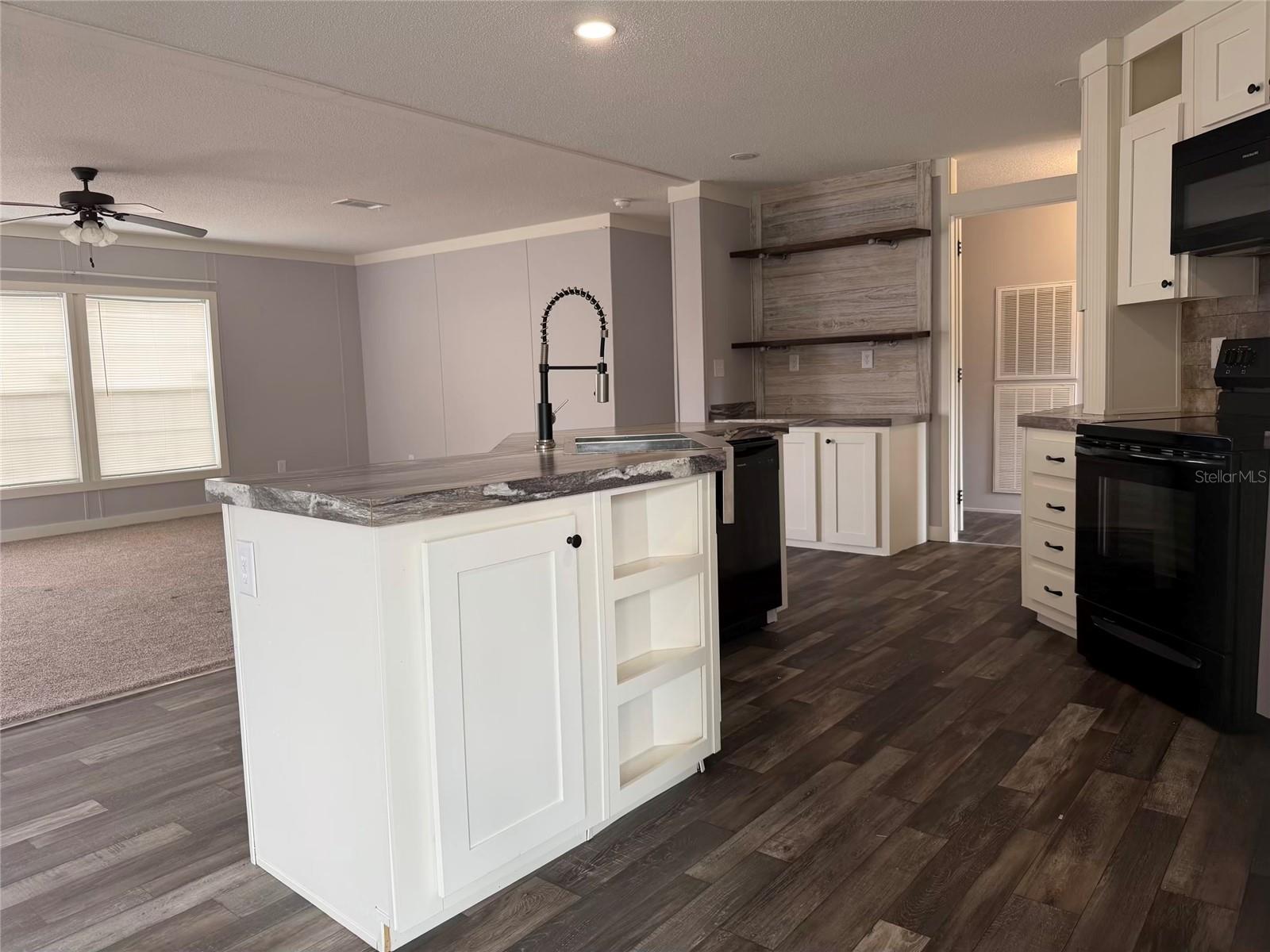 Image 7 of 25 For 13510 Gulf Manor