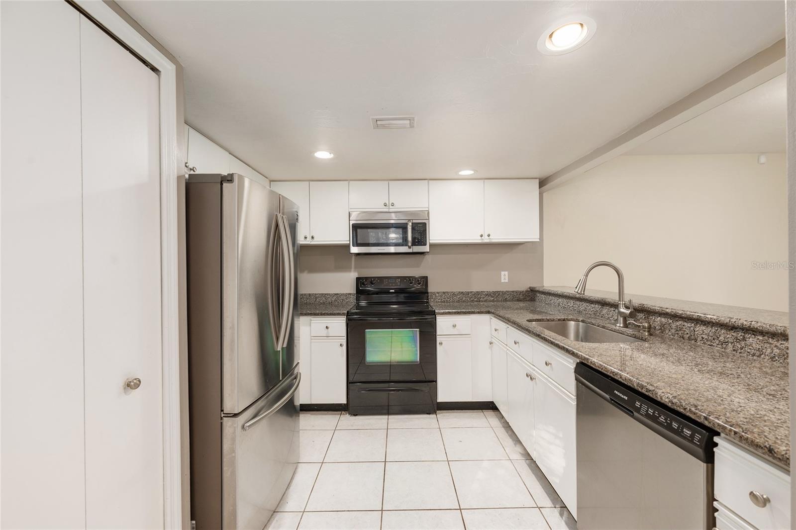 Image 19 of 50 For 345 48th Boulevard K