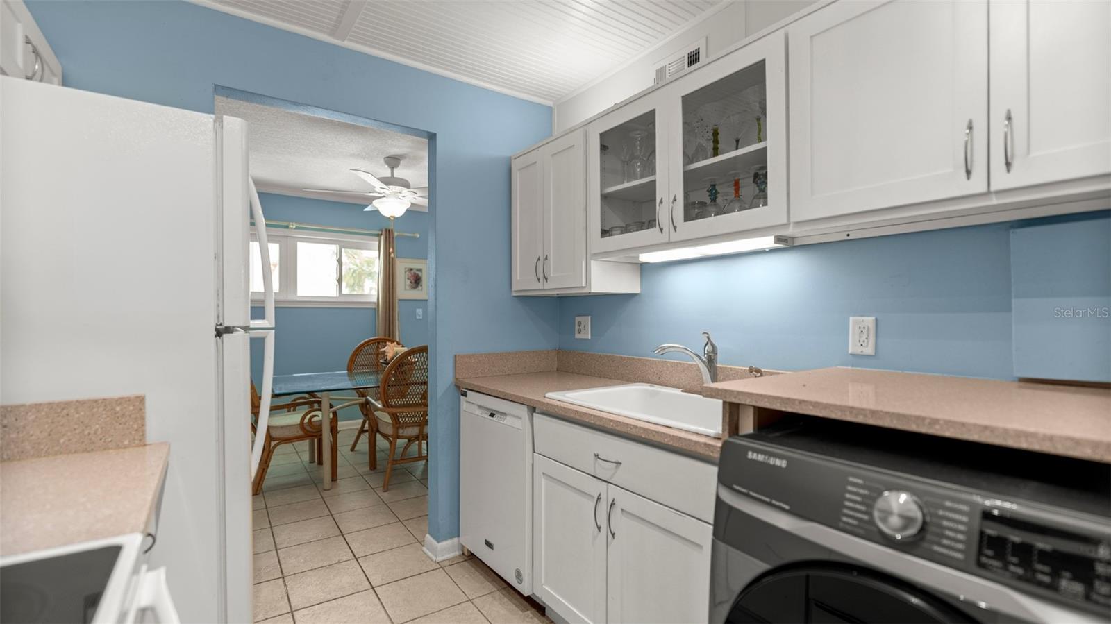 Image 16 of 59 For 6300 A1a S A34d