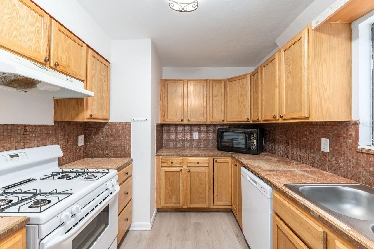 Image 8 of 20 For 4220 29th Terrace