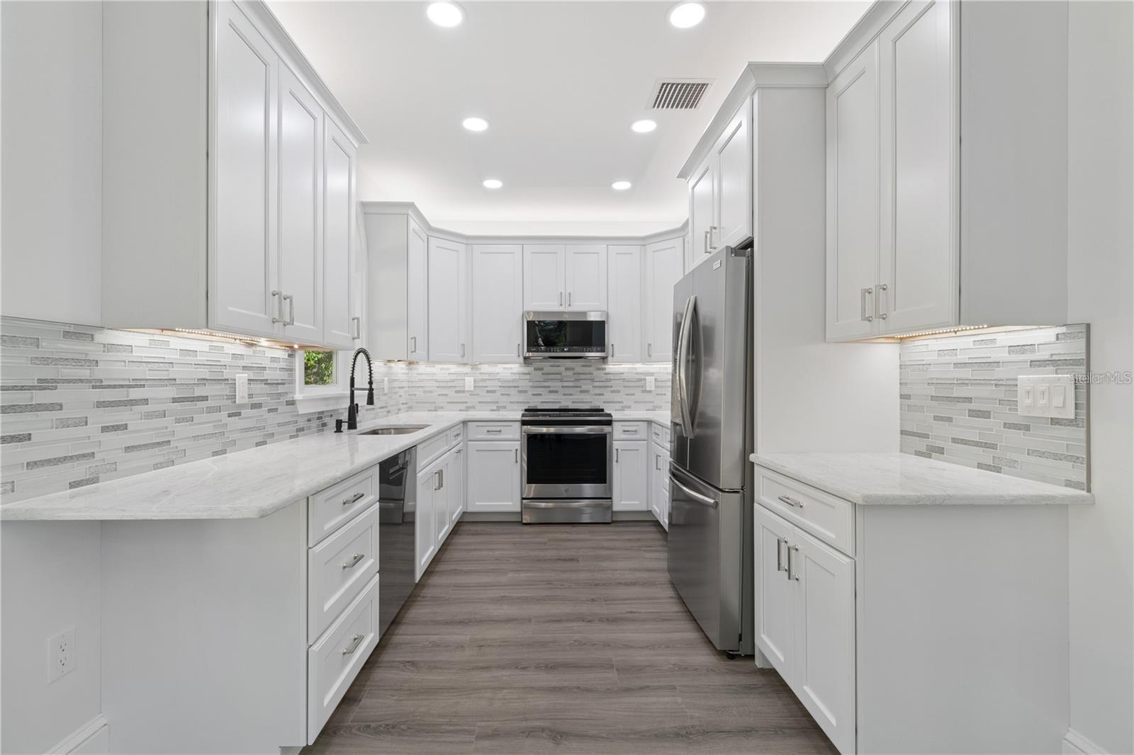 Image 10 of 55 For 117 Hernandez Avenue