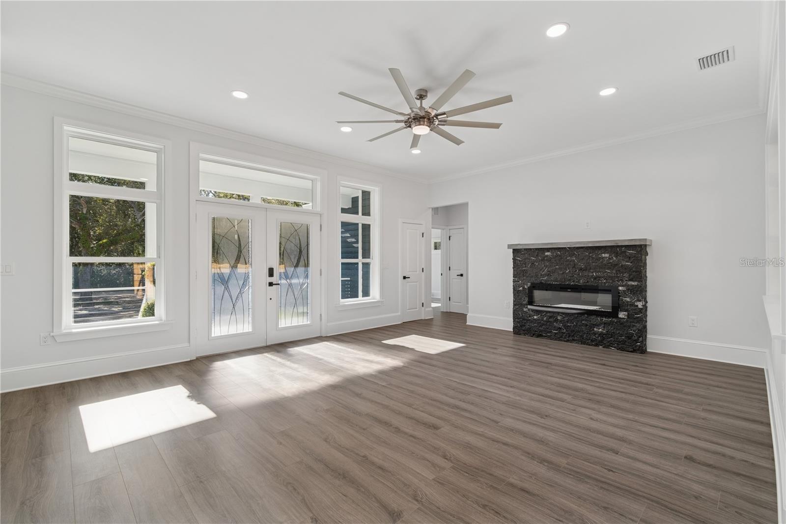 Image 19 of 55 For 117 Hernandez Avenue