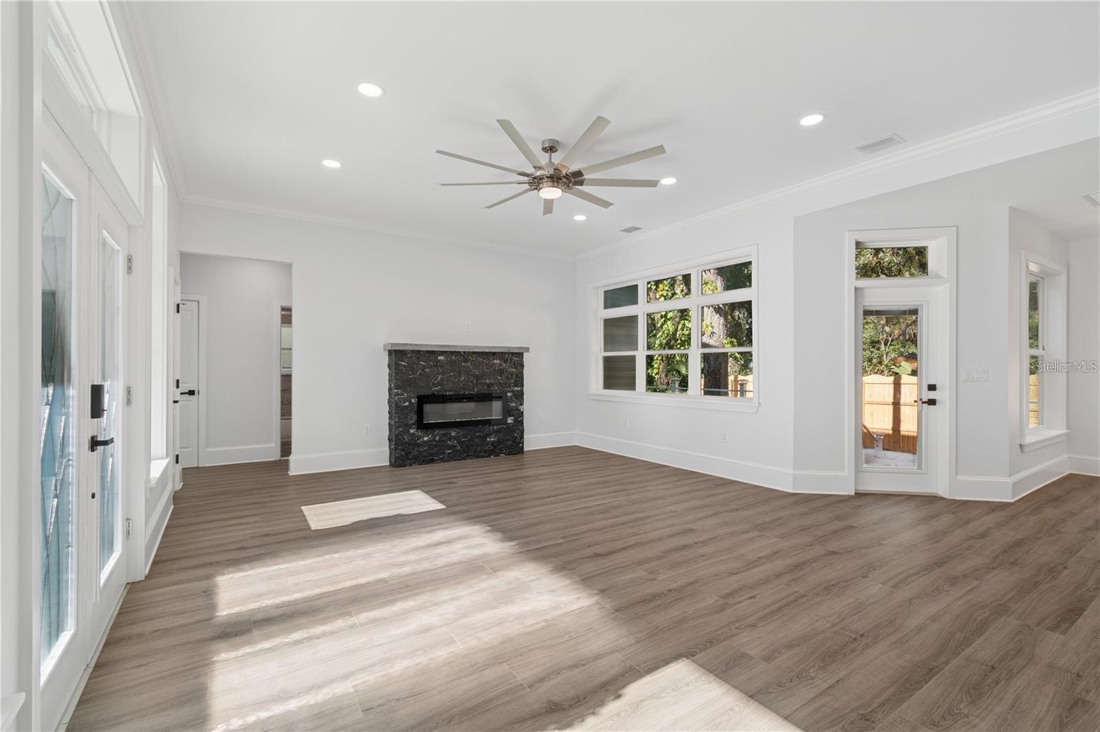 Image 20 of 55 For 117 Hernandez Avenue