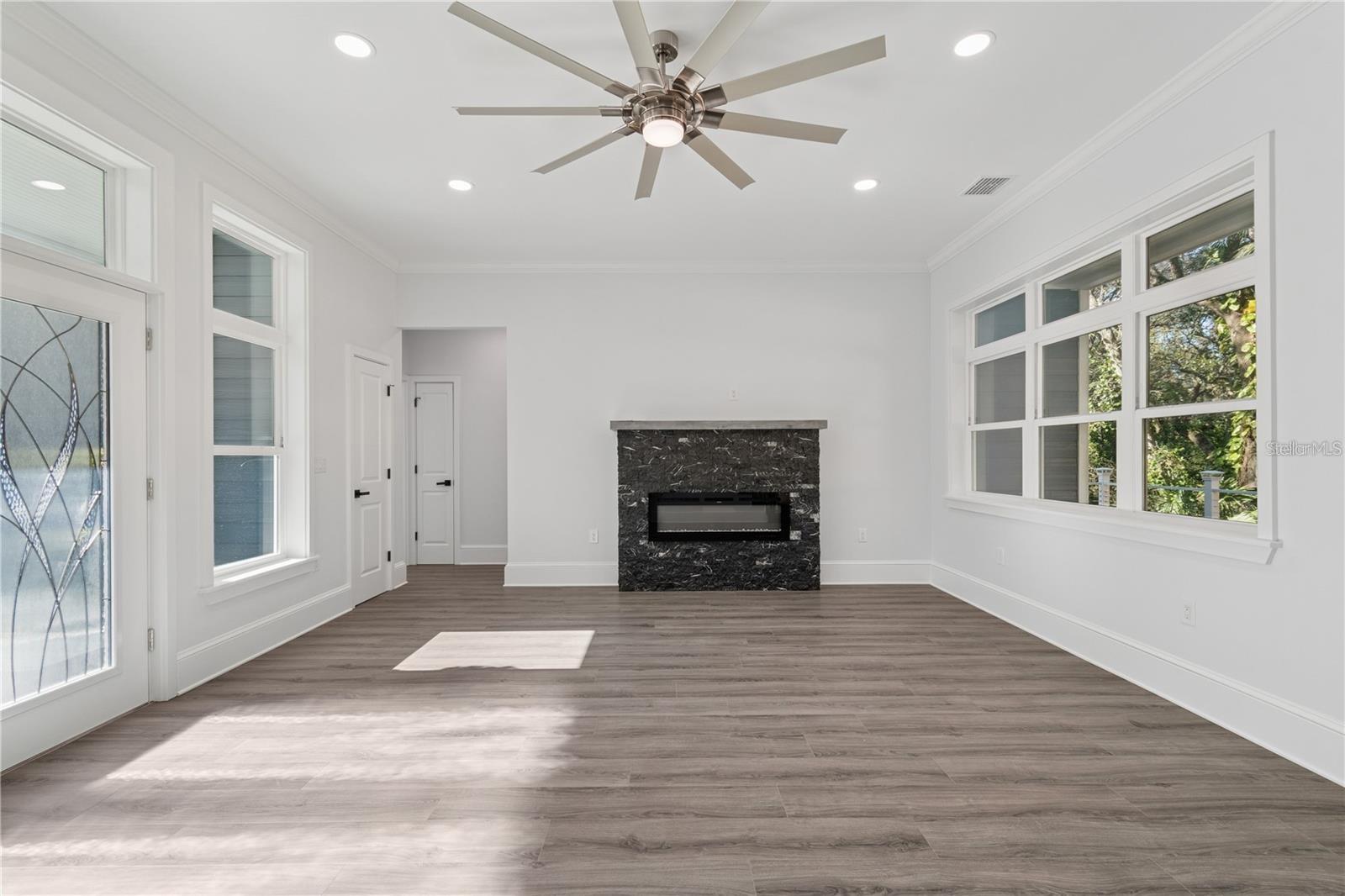 Image 21 of 55 For 117 Hernandez Avenue