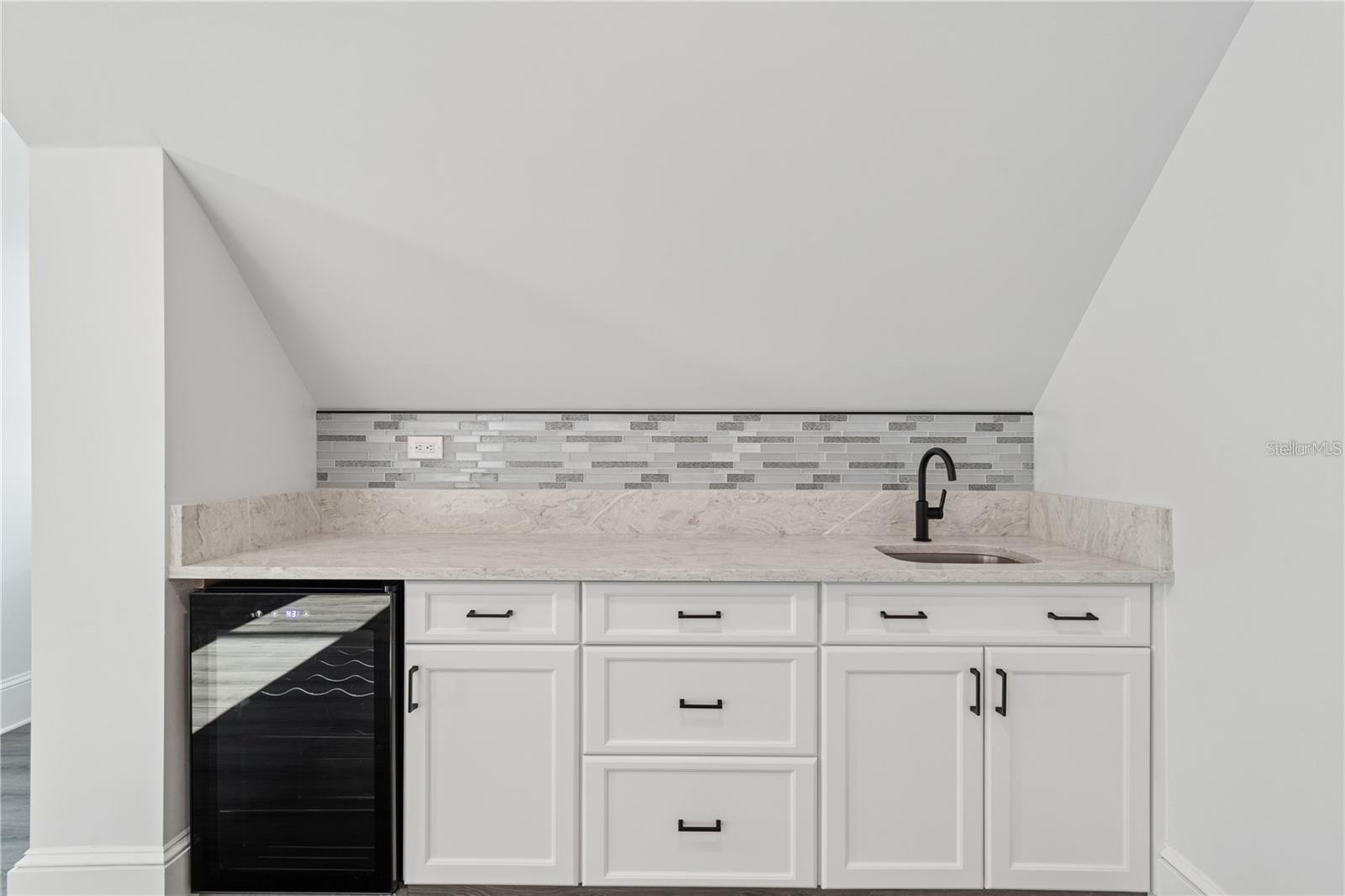 Image 26 of 55 For 117 Hernandez Avenue