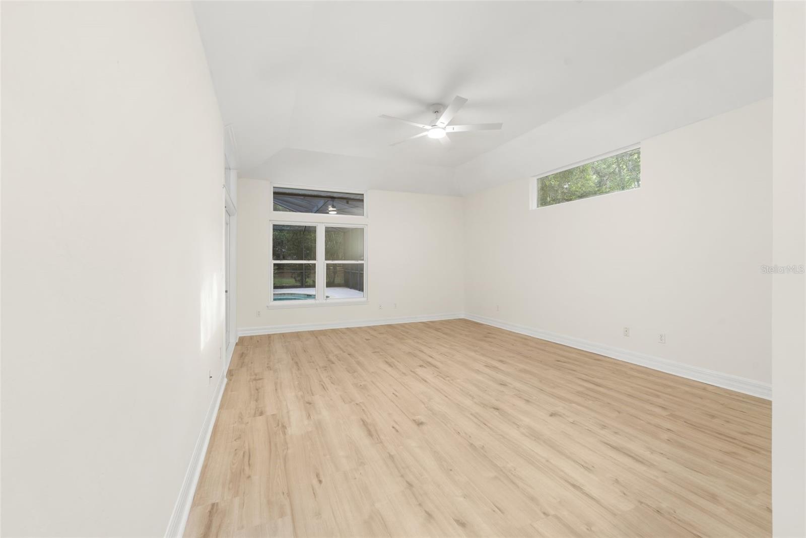 Image 22 of 55 For 8600 103rd Avenue