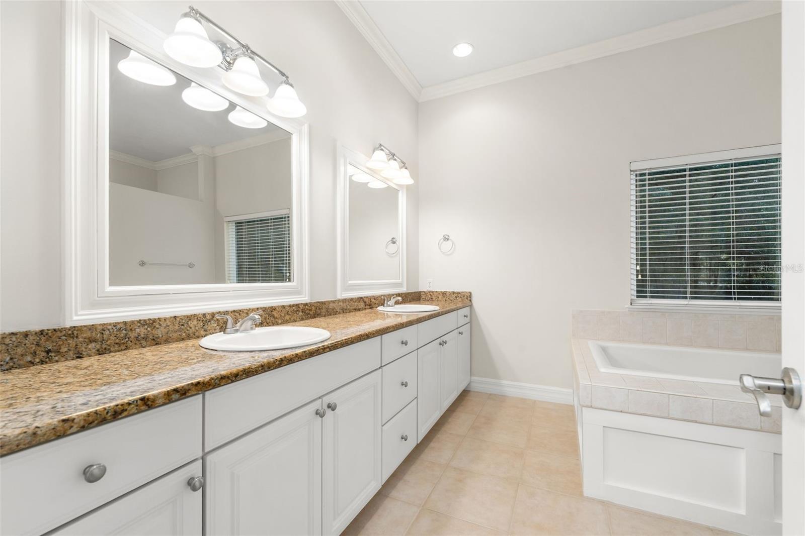 Image 25 of 55 For 8600 103rd Avenue