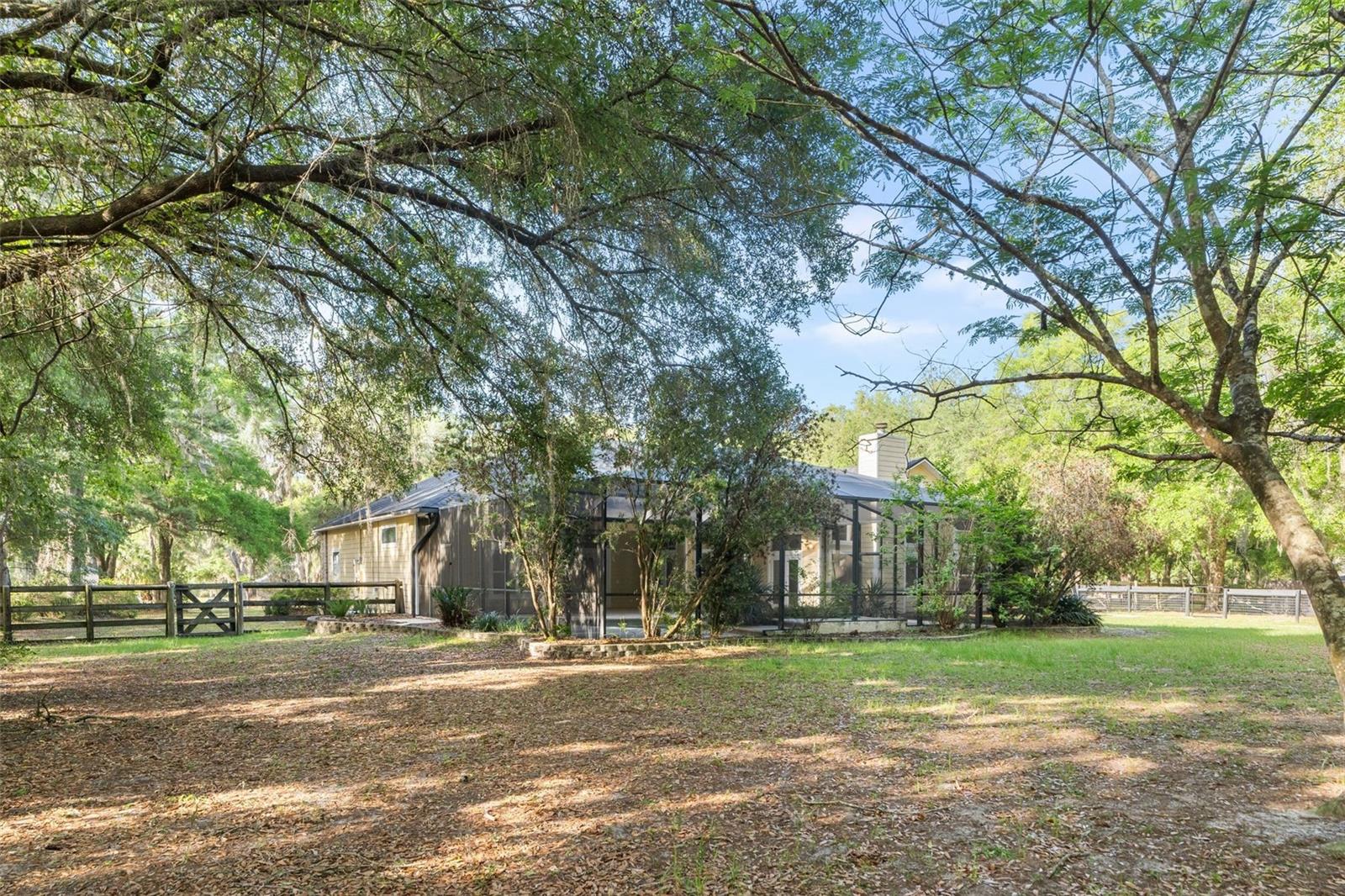 Image 43 of 55 For 8600 103rd Avenue