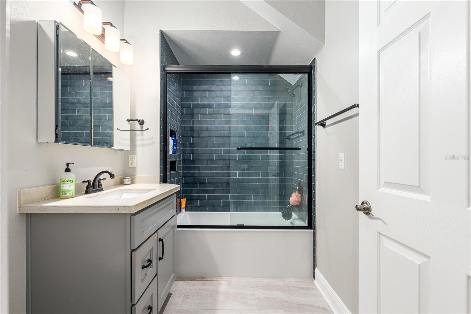 Image 21 of 40 For 1500 4th Avenue 305