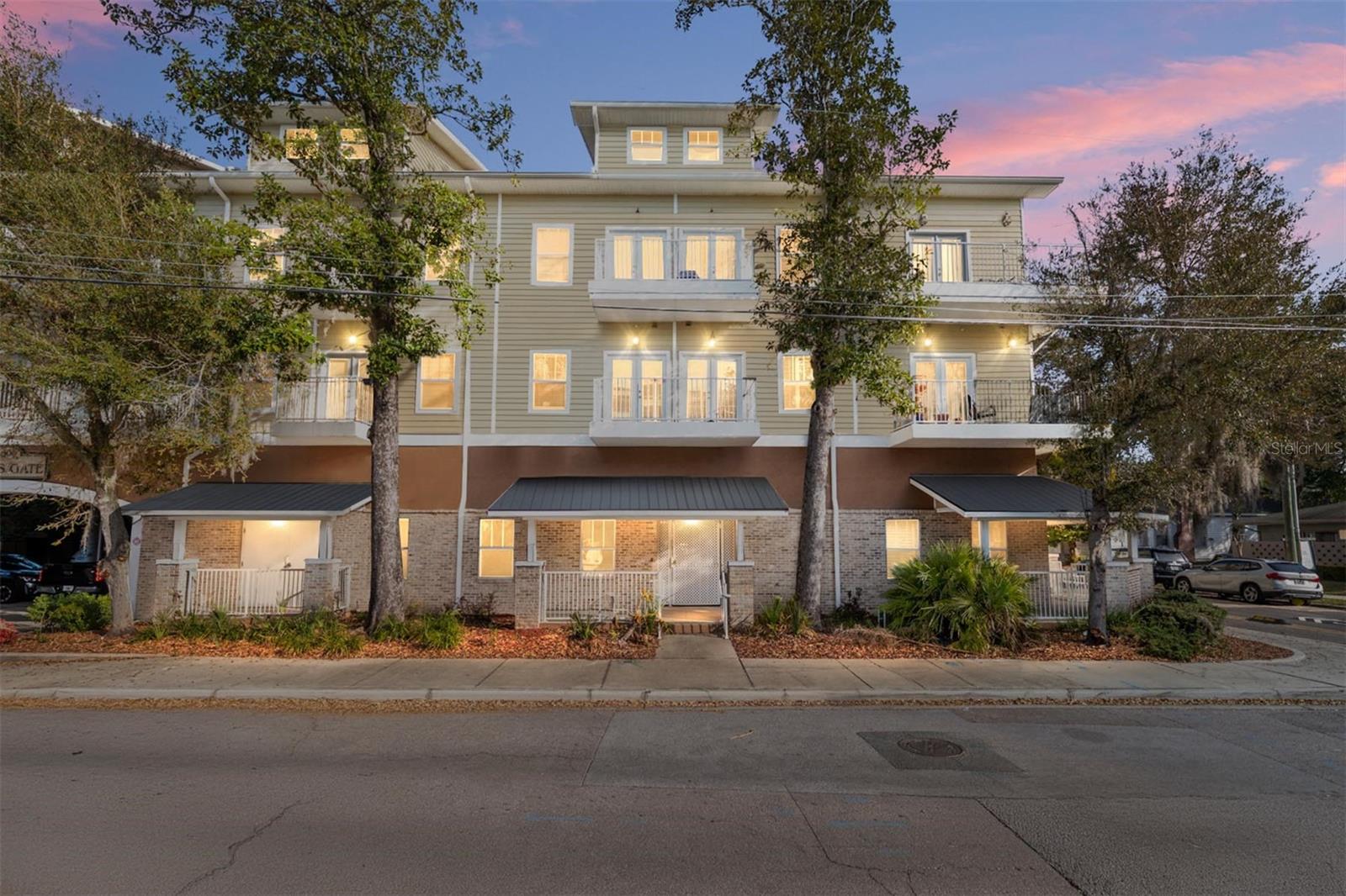 Image 3 of 40 For 1500 4th Avenue 305