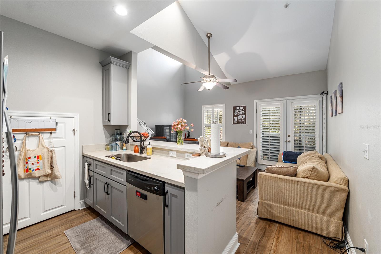 Image 6 of 40 For 1500 4th Avenue 305