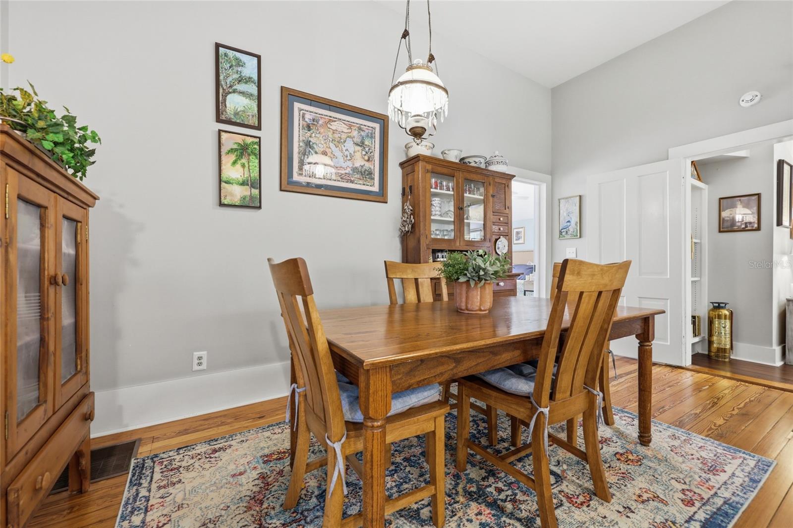 Image 13 of 45 For 6070 Avenue F