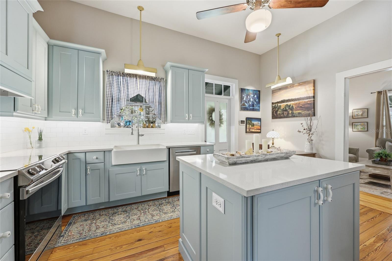 Image 14 of 45 For 6070 Avenue F