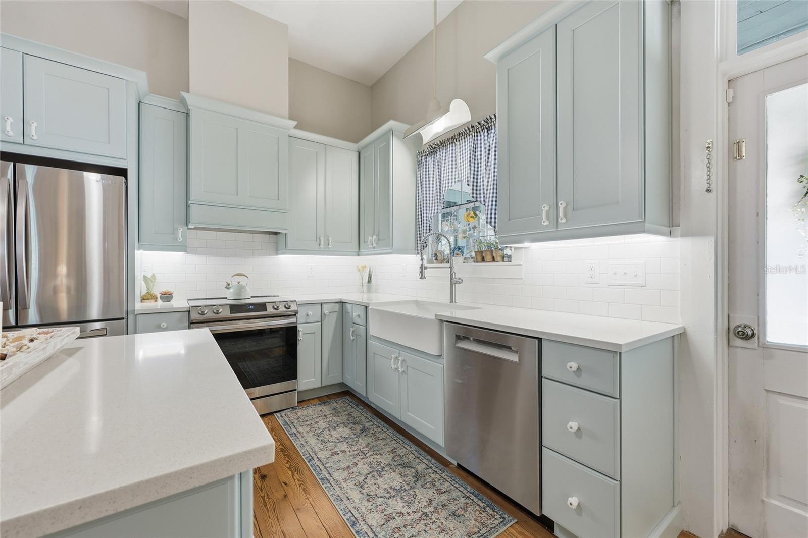 Image 16 of 45 For 6070 Avenue F