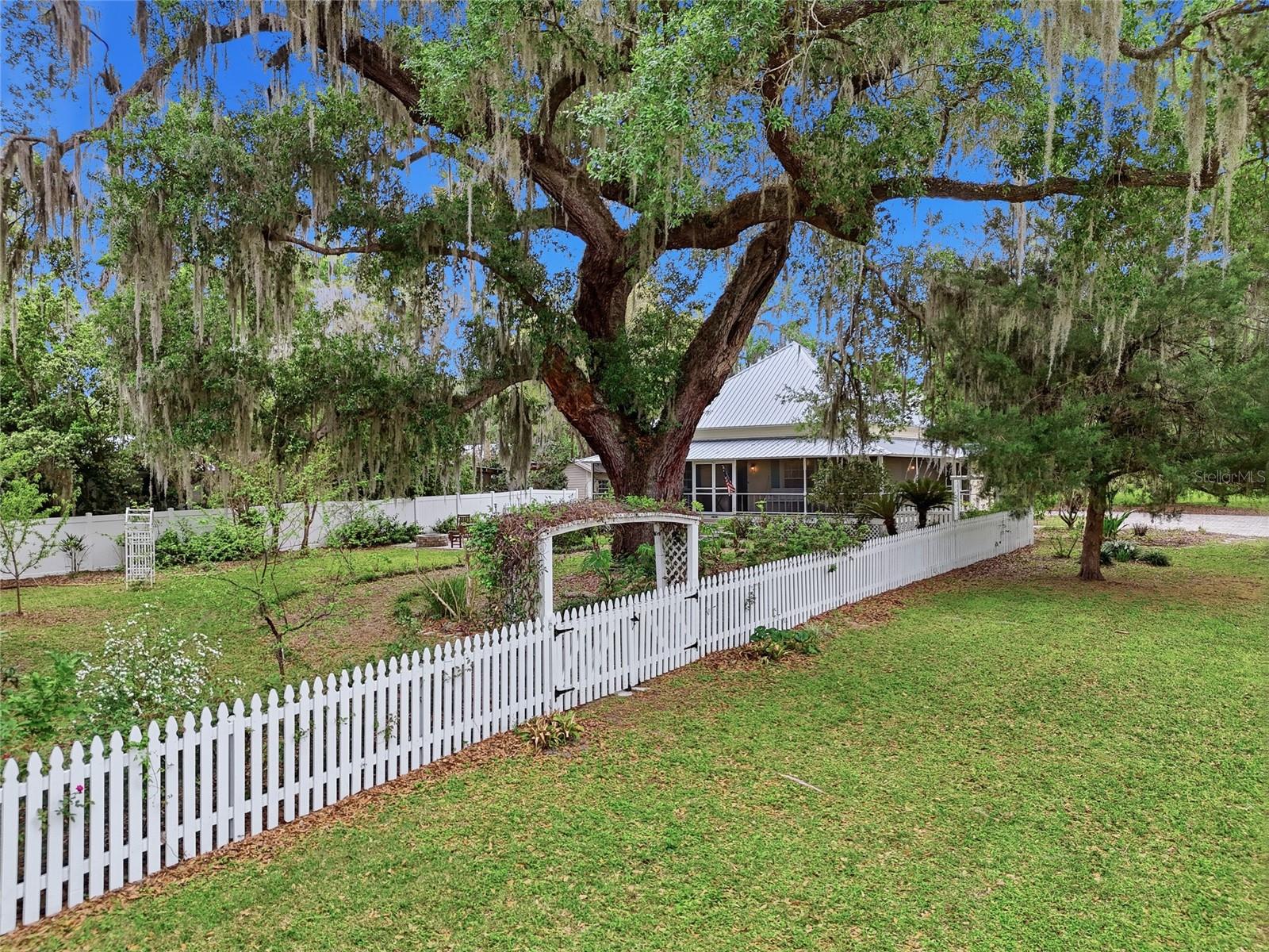 Image 39 of 45 For 6070 Avenue F