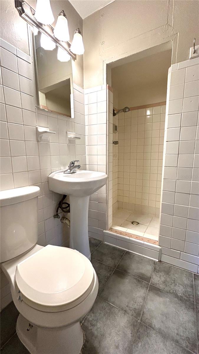 Image 8 of 13 For 821 8th Avenue