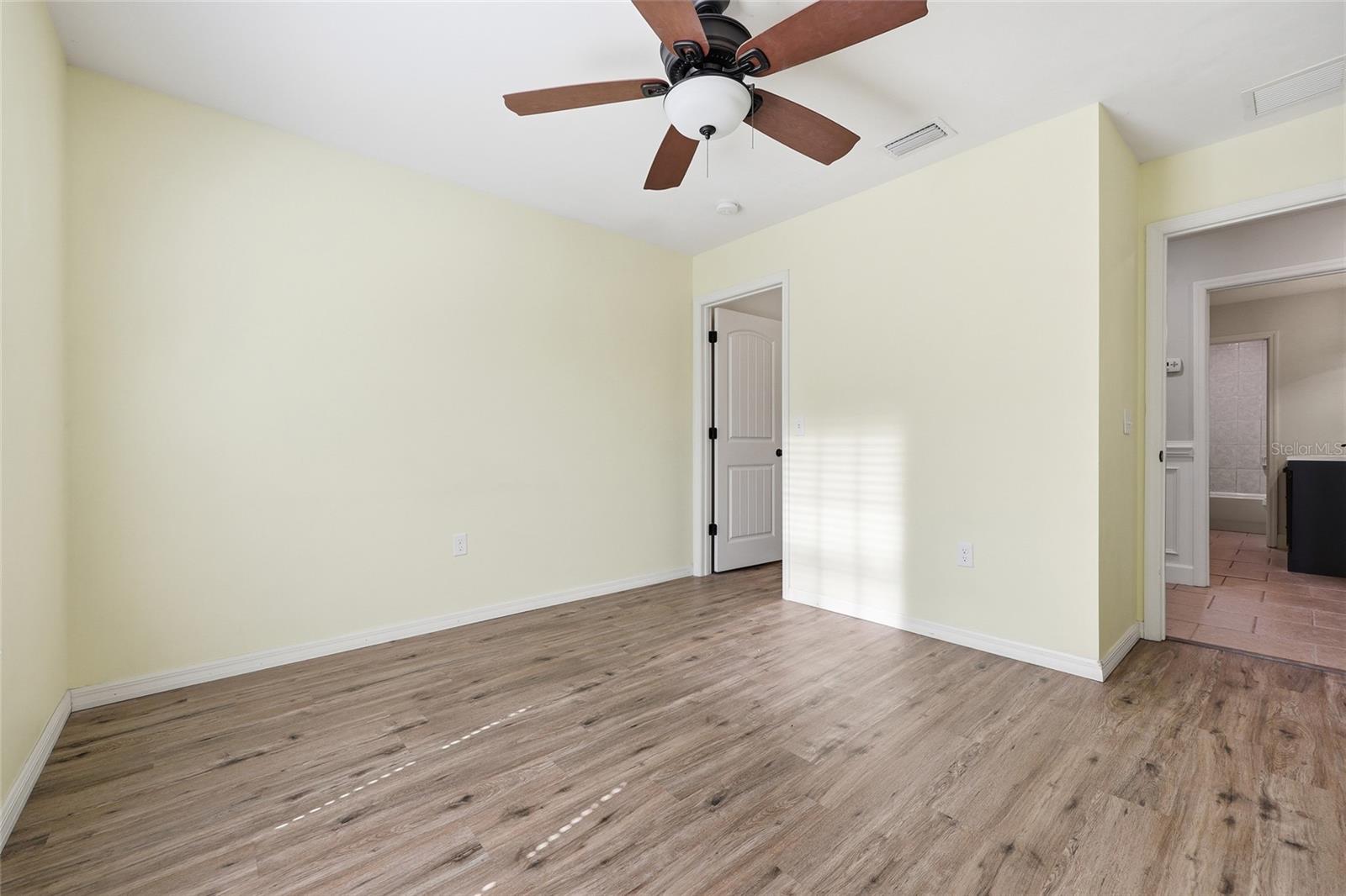 Image 14 of 22 For 22713 191st Lane