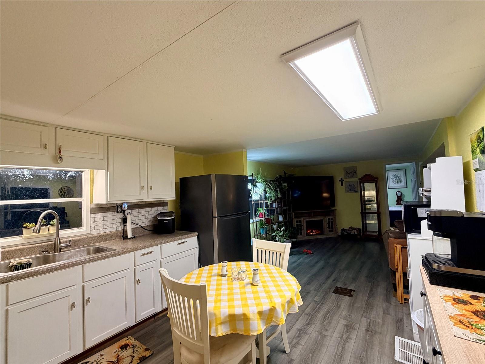 Image 11 of 29 For 498 King Charles Circle