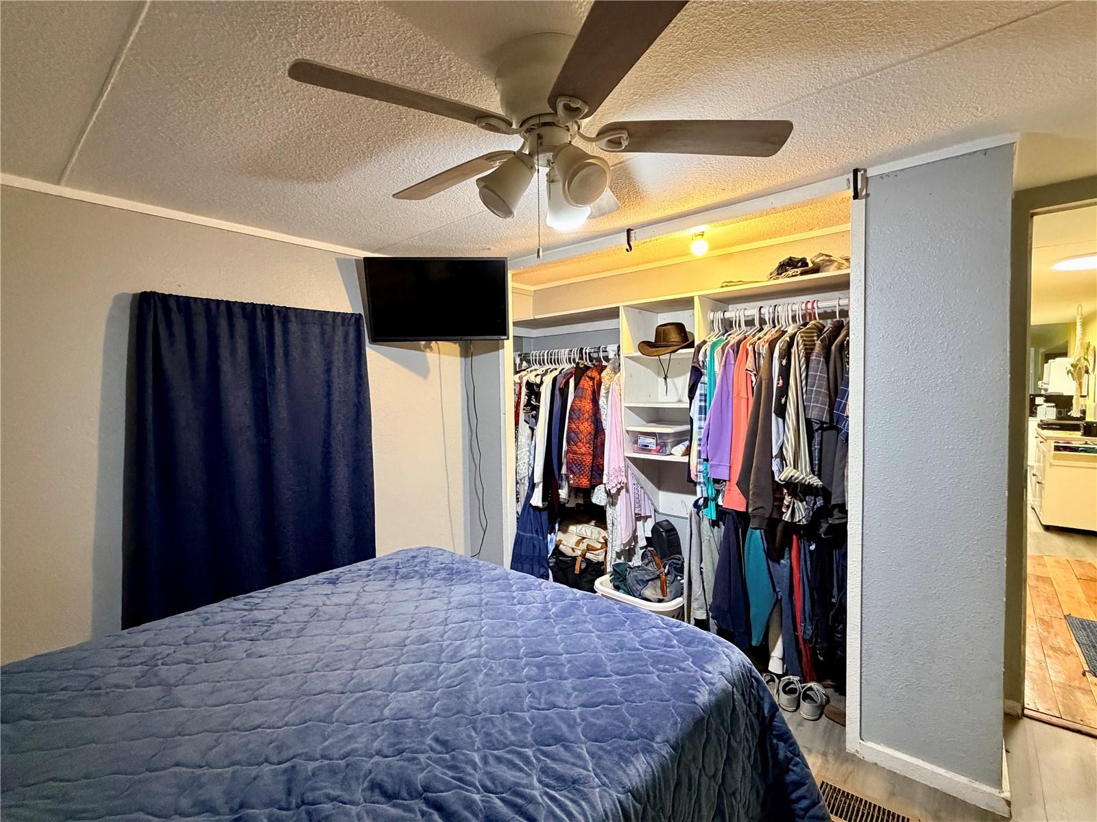 Image 18 of 29 For 498 King Charles Circle