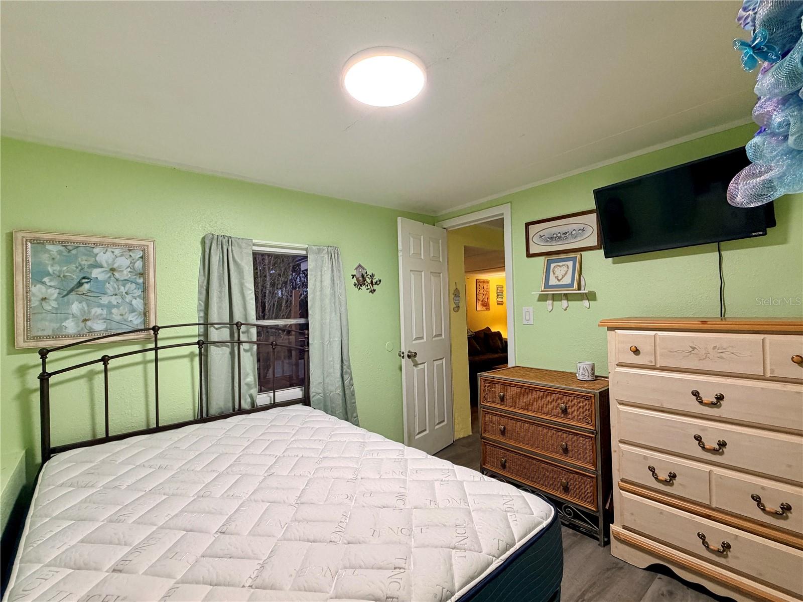 Image 21 of 29 For 498 King Charles Circle