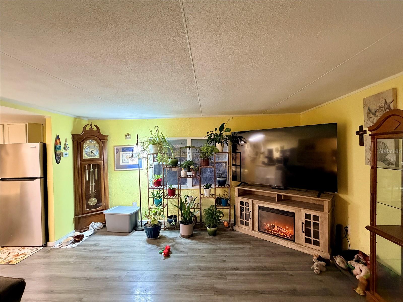 Image 4 of 29 For 498 King Charles Circle