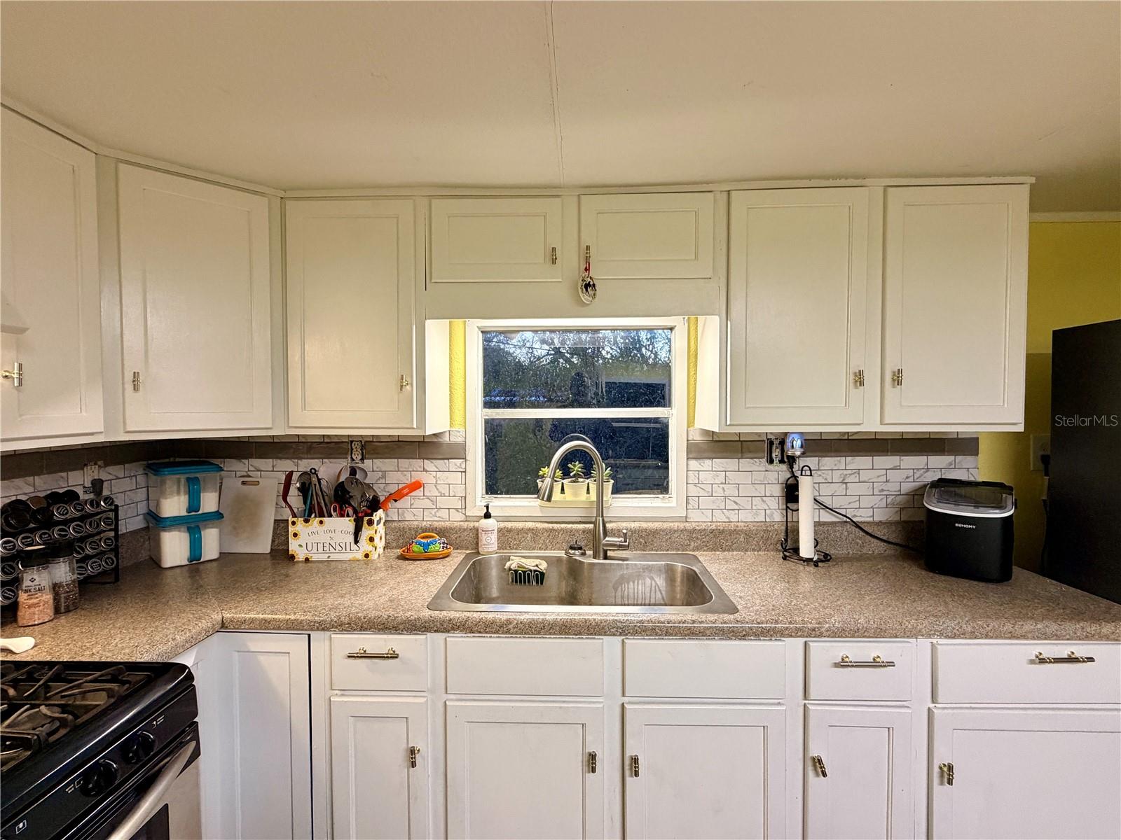 Image 9 of 29 For 498 King Charles Circle