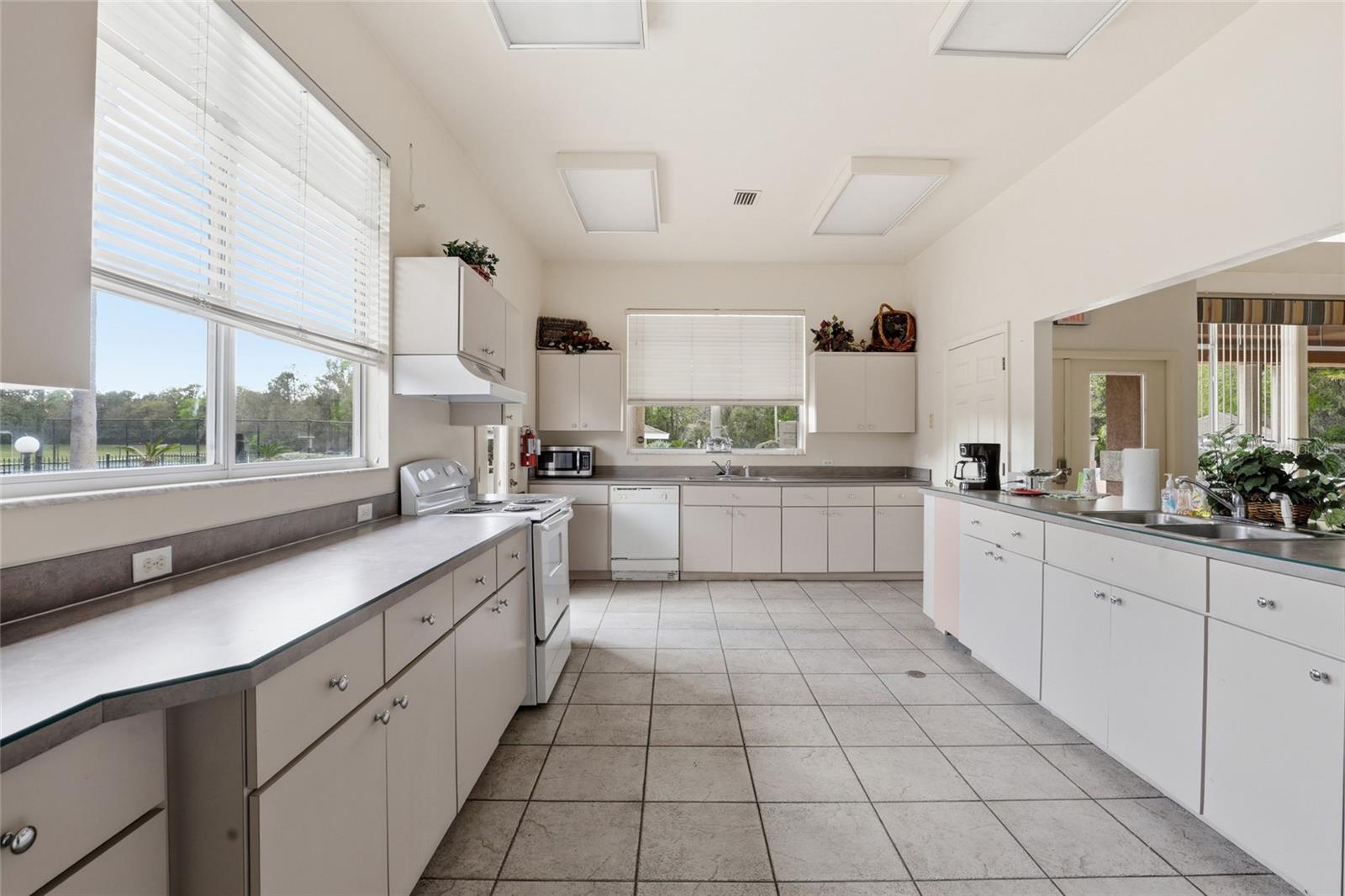 Image 46 of 51 For 4526 36th Street