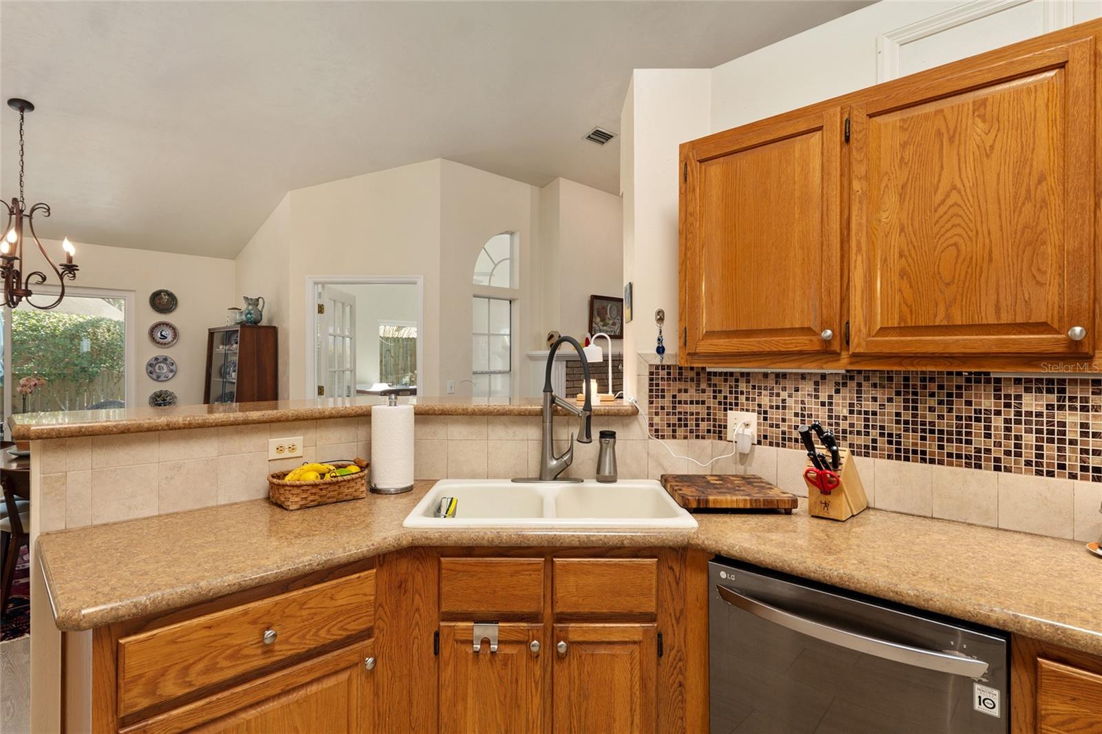 Image 19 of 76 For 2333 41st Avenue