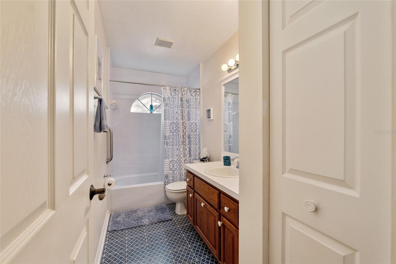 Image 36 of 76 For 2333 41st Avenue