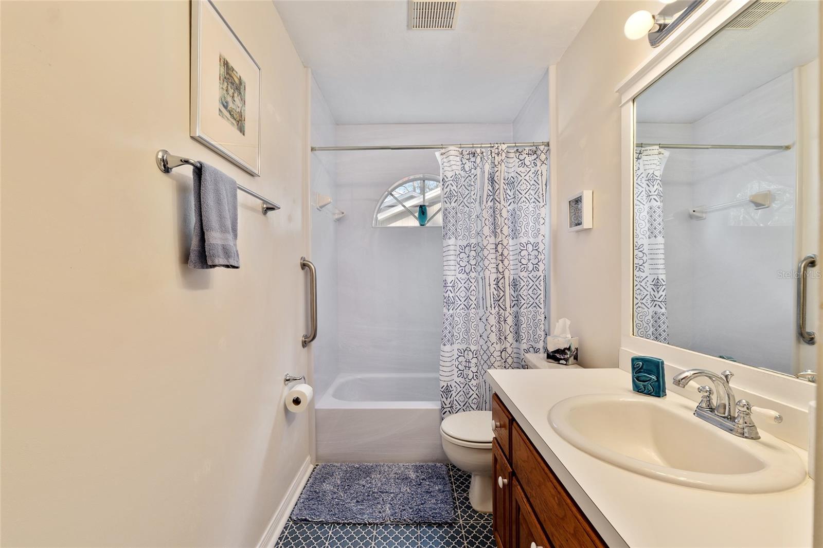 Image 37 of 76 For 2333 41st Avenue