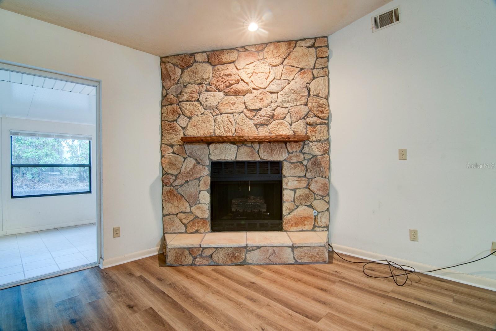 Image 11 of 27 For 1628 19th Circle