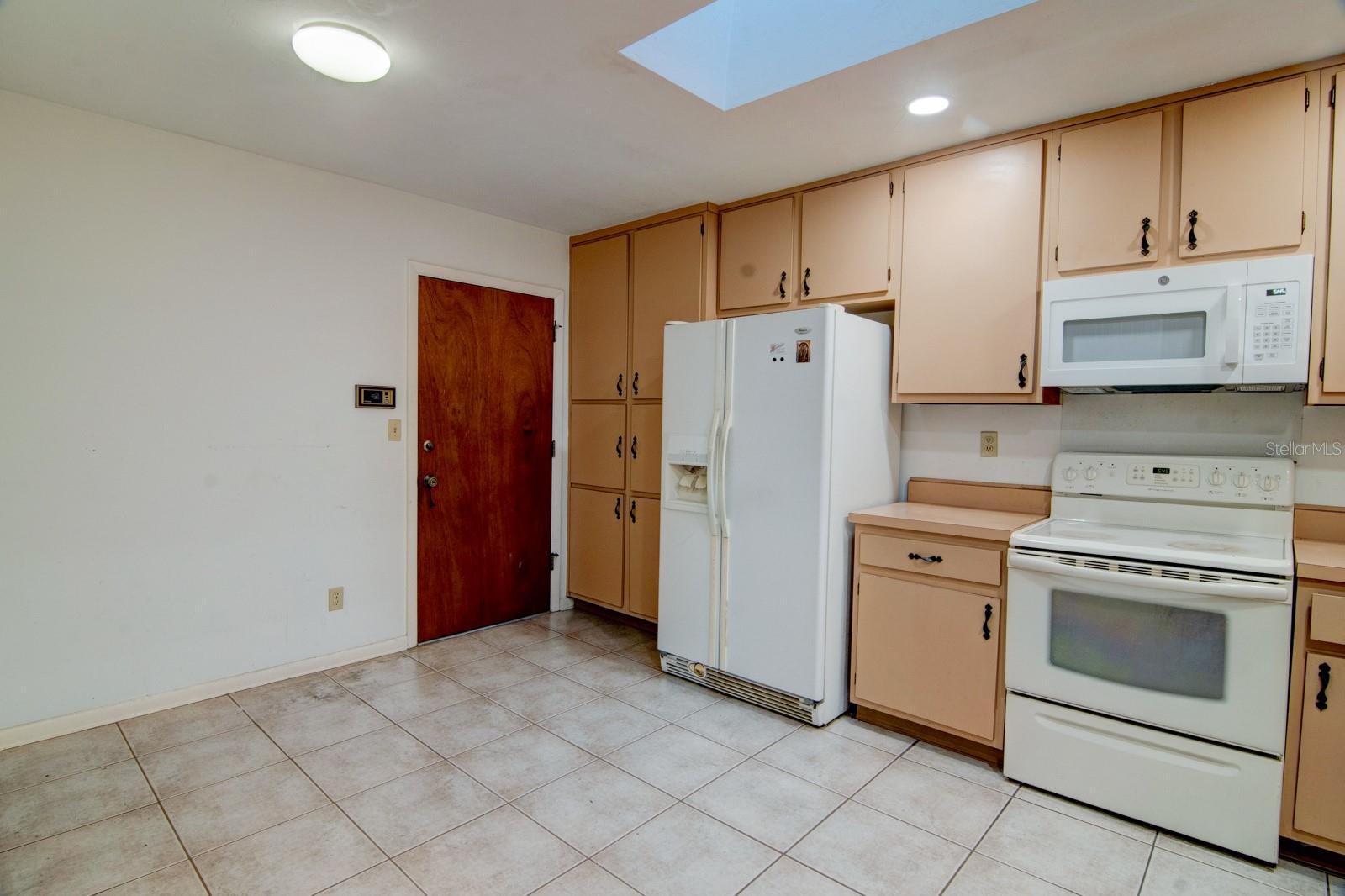 Image 6 of 27 For 1628 19th Circle